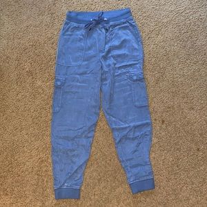 American Eagle cargo joggers